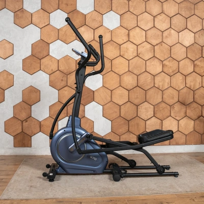 Эллиптический тренажер CARBON FITNESS E70